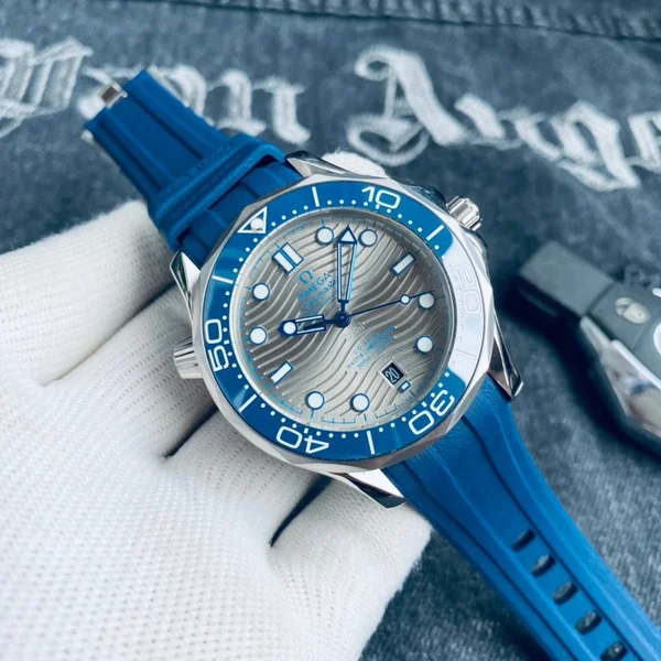 オメガ OMEGA シーマスター300 灰 青 316精鋼 映画監督 アート 個性