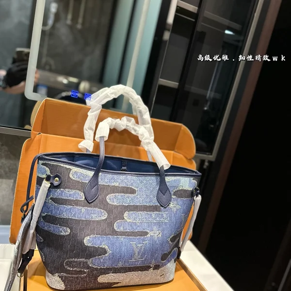 ルイヴィトン Loop Hobo ラージ ブラックジャガードデニム ゴールドチェーン 脇下バッグ ポーチ付き プレゼント ギフト レディース