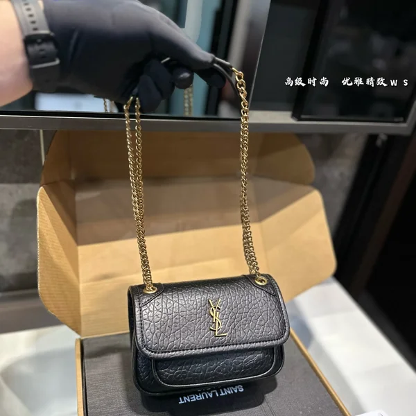 イヴサンローラン Niki Bag Mini 做旧蜡感 黒 ゴールド金具 チェーン プレゼント ギフト 誕生日 記念日 レディース