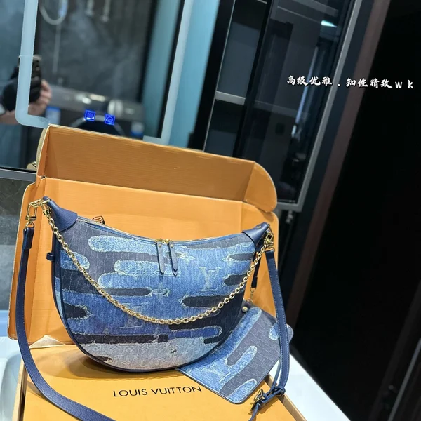 ルイヴィトン Loop Hobo ラージ ジャガードデニム ネイビー ゴールドチェーン 脇下バッグ ポーチ付き プレゼント ギフト レディース