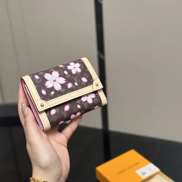 ルイヴィトン 村上隆 桜 三つ折り財布 ピンク内装 笑顔フラワー トランク風 コンパクト