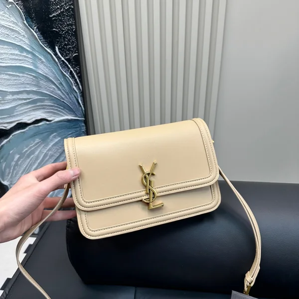 イヴサンローラン YSL 豆腐包 ベージュ 沖縄 スローライフ 癒し 自然体