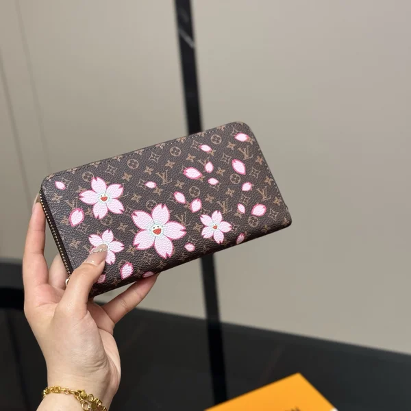 ルイヴィトン 村上隆 桜 ジッピーウォレット ピンク内装 笑顔フラワー 長財布 ギフト プレゼント