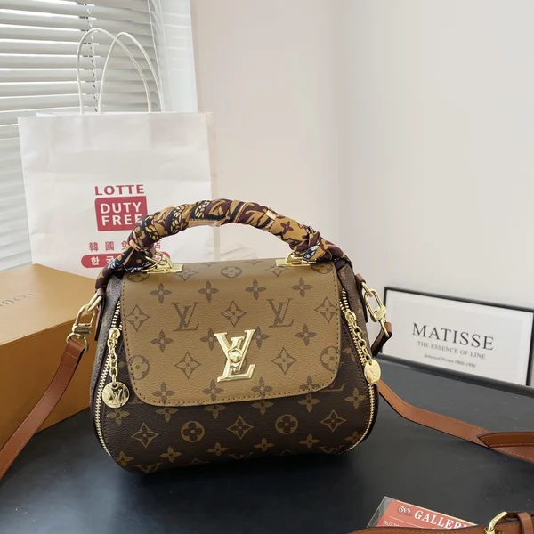 ルイヴィトン Dauphine メッセンジャー Monogram Reverse ビジネス キャリア 職場